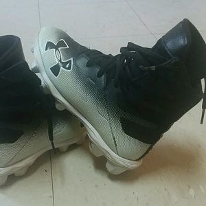 Under Armour Highlights Cleats